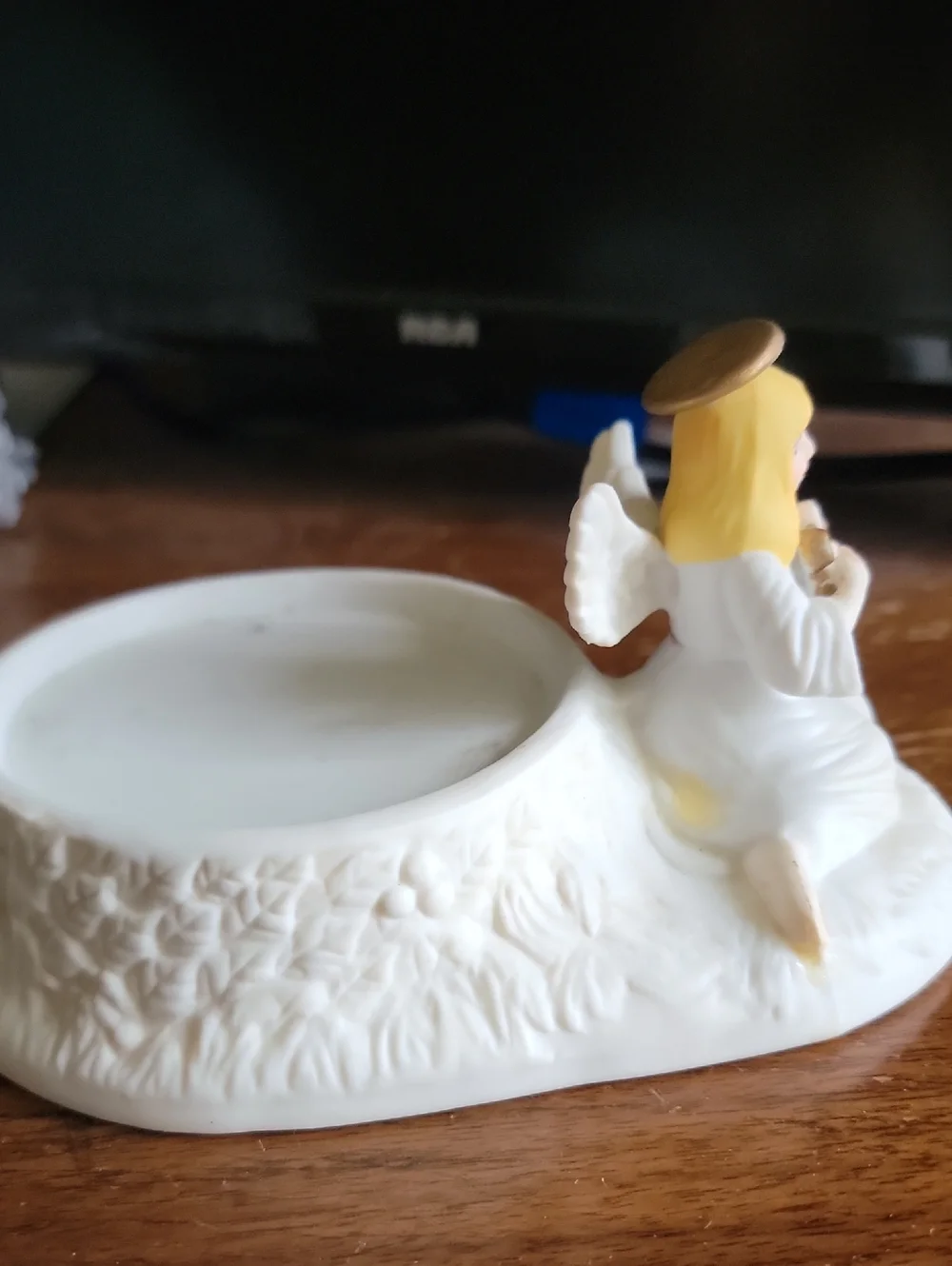 Porcelain Angel Figurine with Harp - White and Gold Candle Holder - Picture 6 of 9
